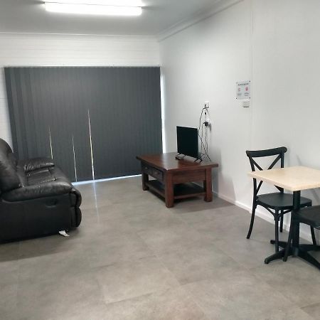 Australian Motor Home Tourist Park Twelve Mile Creek Karuah Exterior photo